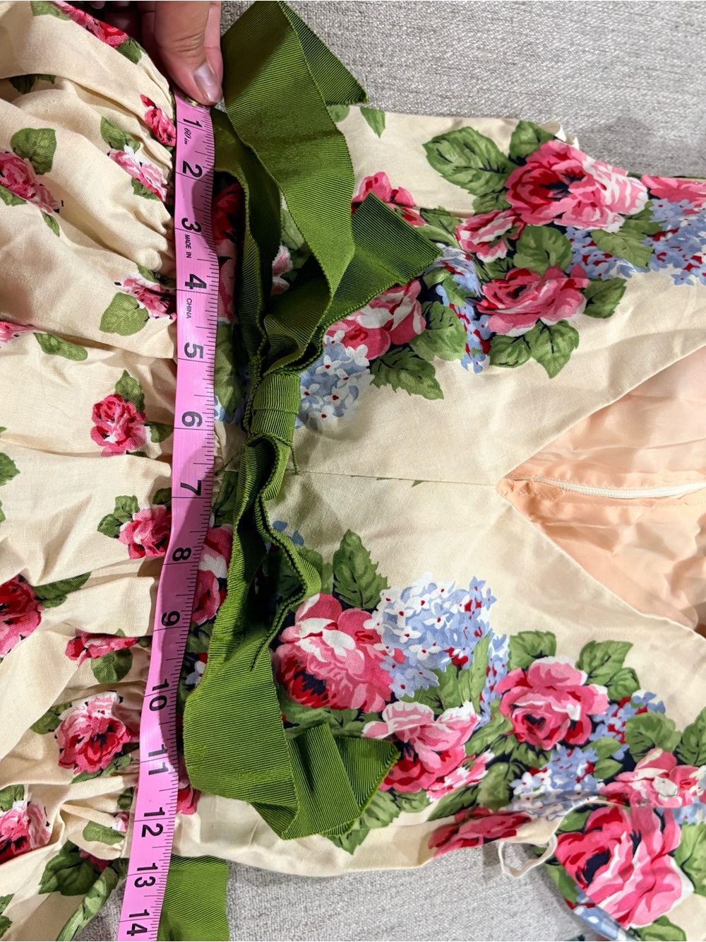 Victor Costa Cream Floral Dress with Pink Roses and Green Ribbon - Picture 2 of 13
